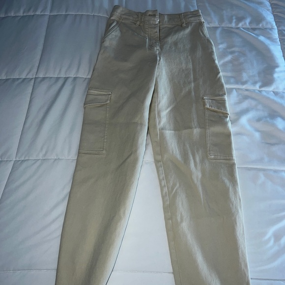 Aritzia Cargo Pants - Picture 5 of 6